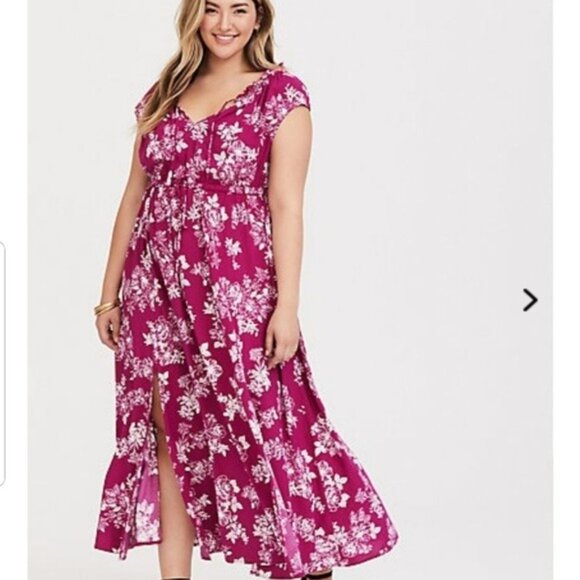 New! 1x 2x 3x 4x Torrid Floral Berry Maxi Dress - Picture 2 of 4